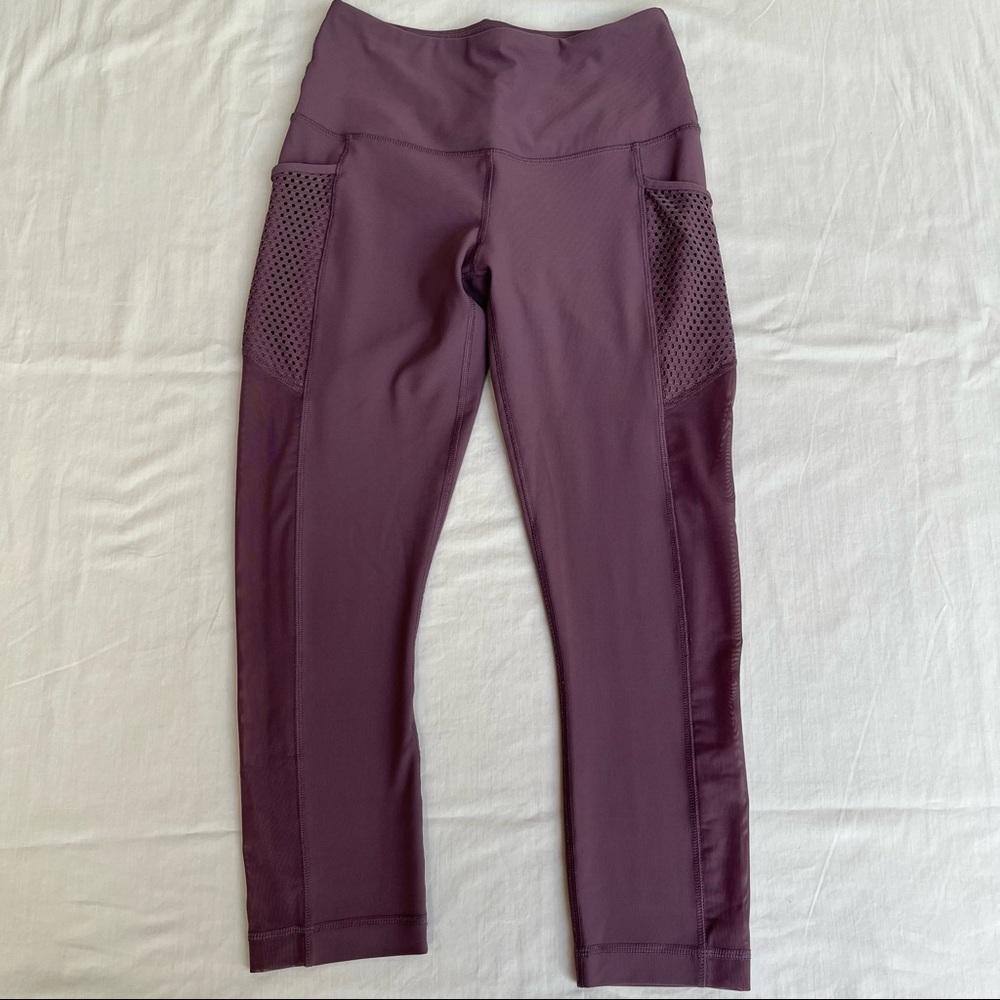 90 Degree by Reflex Mauve Capri Leggings w/ Mesh Side Panels & Cell Phone Pocket